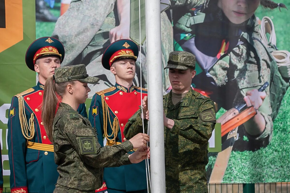 Военное новости читать. Военные профессии. Военные соревнования. Профессия военнослужащий. Профессия солдат.