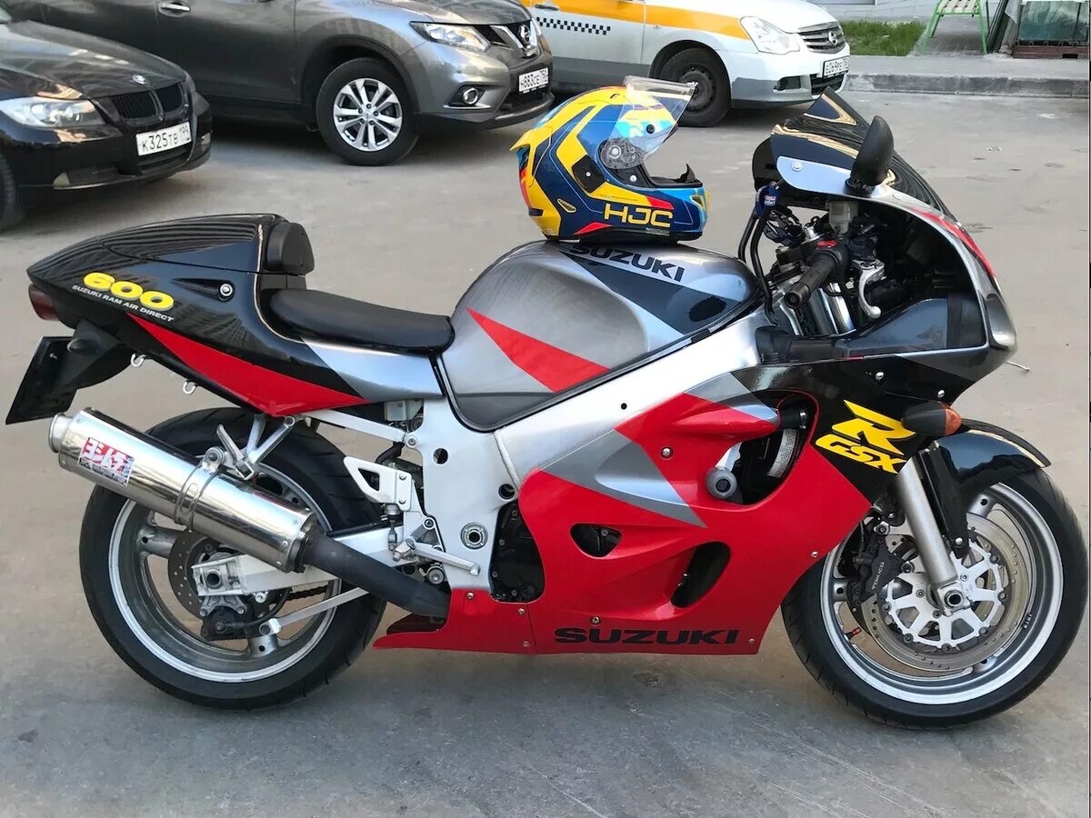 Сузуки 1999 год. Suzuki GSX R 600 SRAD. Suzuki GSXR 600 1999. Suzuki GSX R 1999. Suzuki GSXR 600 SRAD.