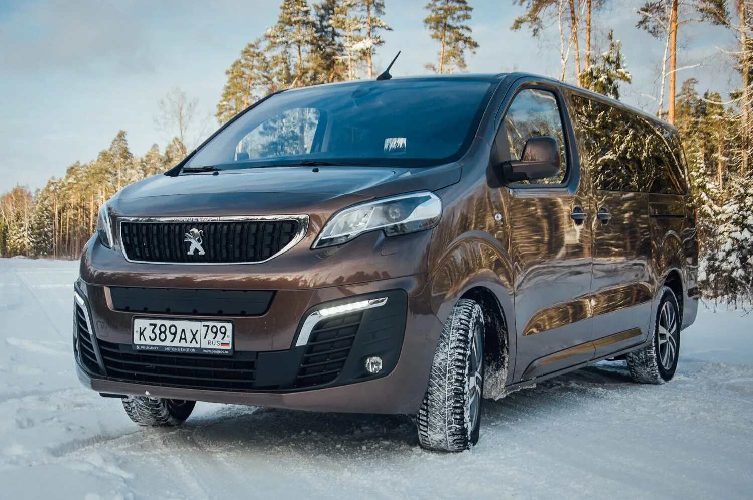 Пежо минивэн Тревелер 2018. Peugeot Expert traveller 2020. Новый минивэн Пежо Тревеллер. Минивэн Пежо Травеллер 2018г. Купить минивэн пежо