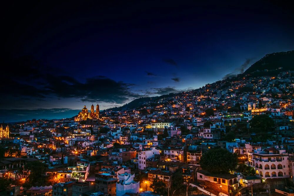 Мексика мехико ночью. Мексика ночью. Мексика ночью. Ночной мехико. Мехико ночью.