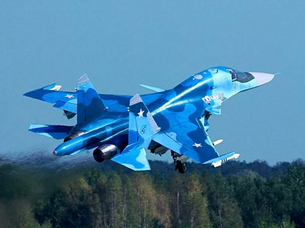 Су 34 Ейск. Су34 самолет. Военный самолет Су 34. Су-34 бомбардировщик самолёты России.
