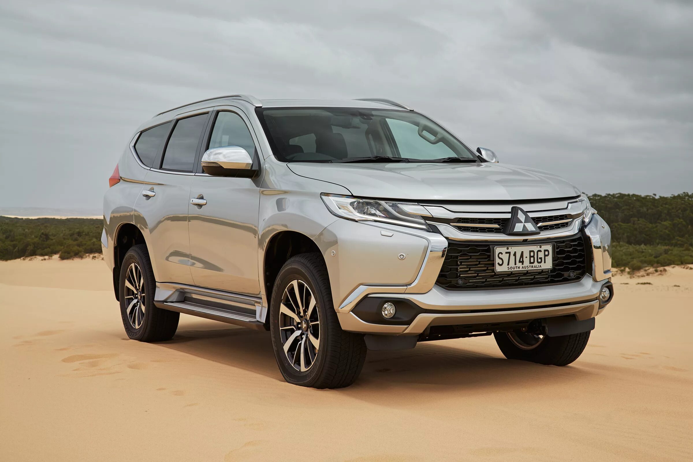 Мицубиси паджеро спорт новый. Спорт 2018 2019. Mitsubishi pajero sport 2019 белый. Спорт 2018 2019. Mitsubishi pajero sport 2018.