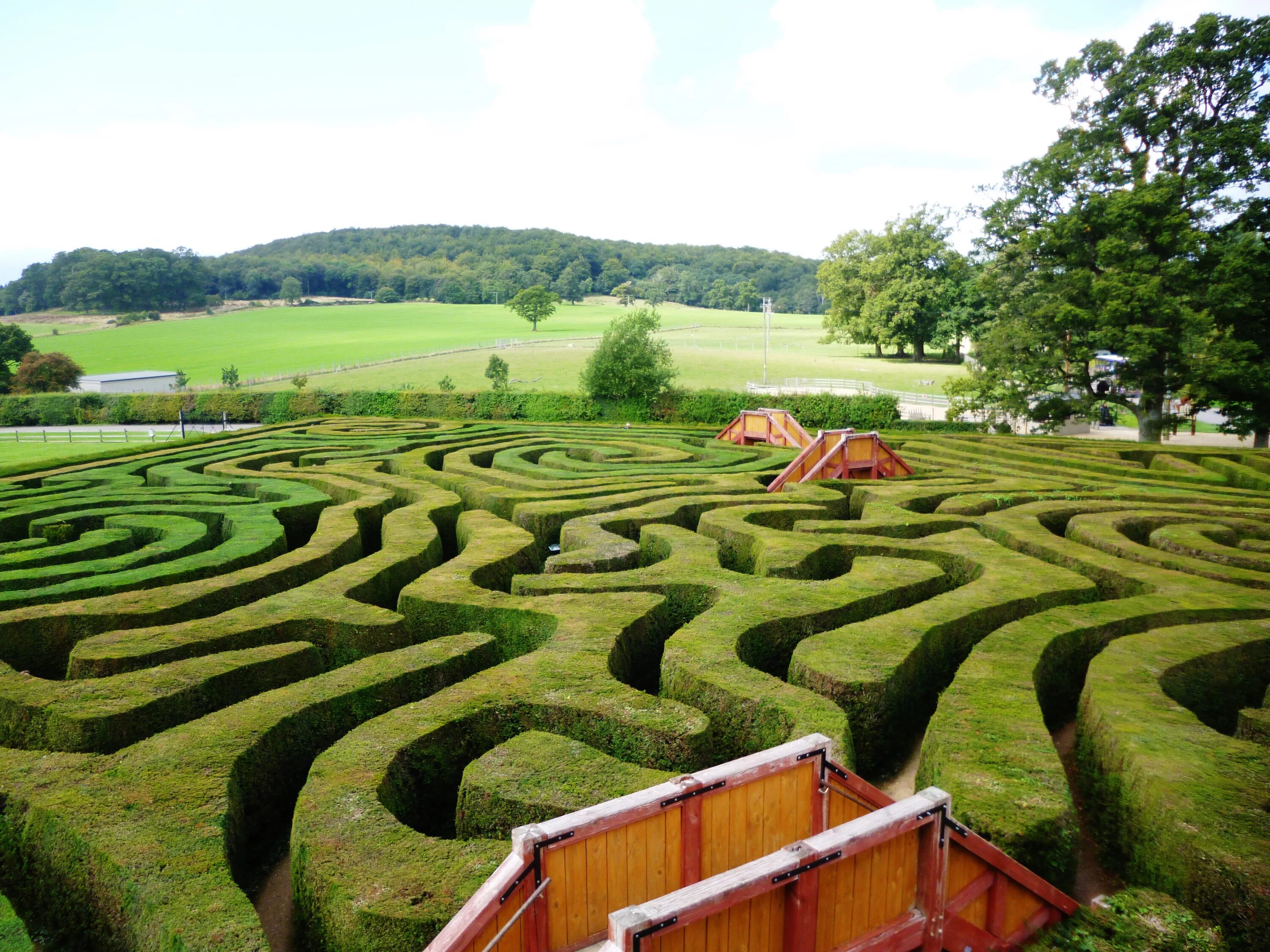 Лабиринт 2013. Лабиринт longleat hedge maze. лабиринт хэмптон-корт великобритания. лабиринт лонглит (longleat hedge maze), англия, великобритания. хэмптон кортский лабиринт.