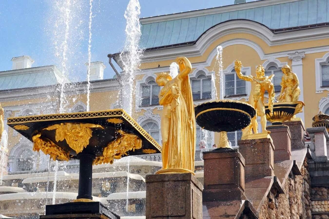 История создания фонтанов. Петергоф каскад фонтанов. петергоф статуи большого каскада. 1845 г. в. садовников. большой каскад и большой дворец в петергофе.. фонтан большой каскад в петродворце.