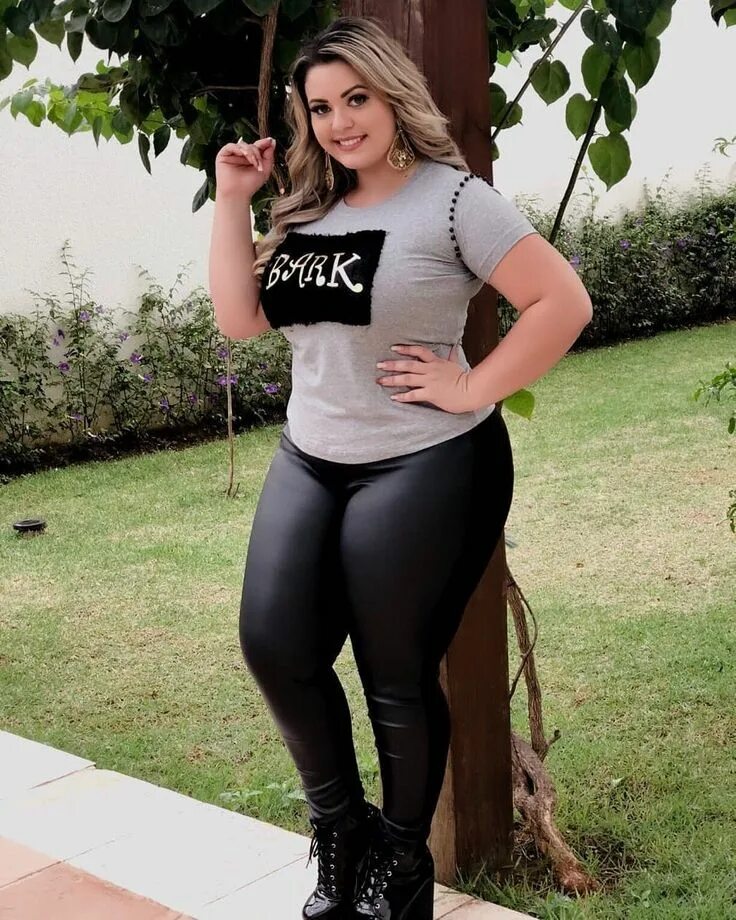 Bell Rocha Plus Size. Wellen Rocha Plus Size model. Bell Rocha Plus Size Bikini. Gordinha Linda. Chubby legging