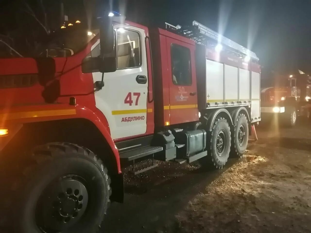 Пожар в Абдулино. Пожарная машина. Машина МЧС. Пожарная машина МЧС. Новости абдулино оренбургской сегодня