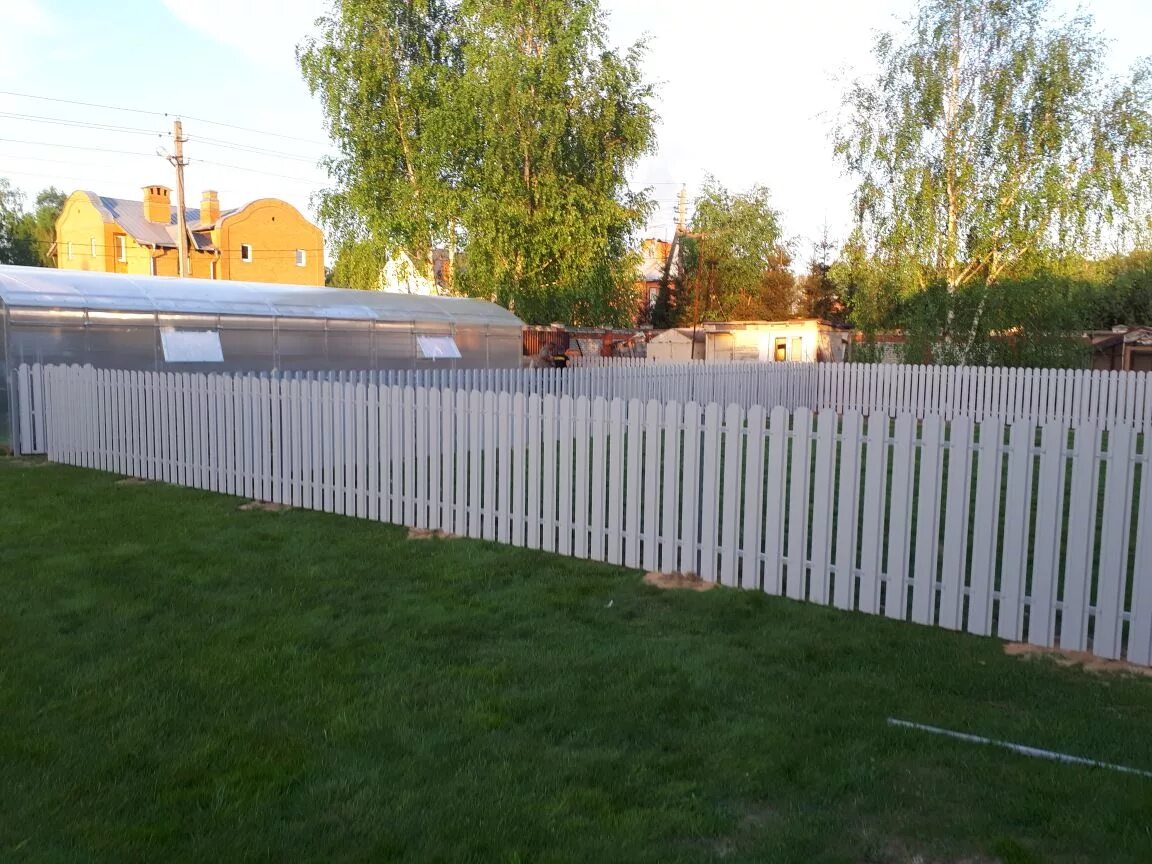 Ограждения в парках. Ограждение тюмень. Тюмень архитектура набережная. Ограждение тюмень. Промзона, база "утяшевоагропромснаб".