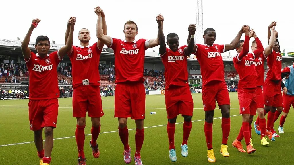 Twente city. United twente. Fc twente fifa. Аякс великий и аякс малый. Твенте клуб.