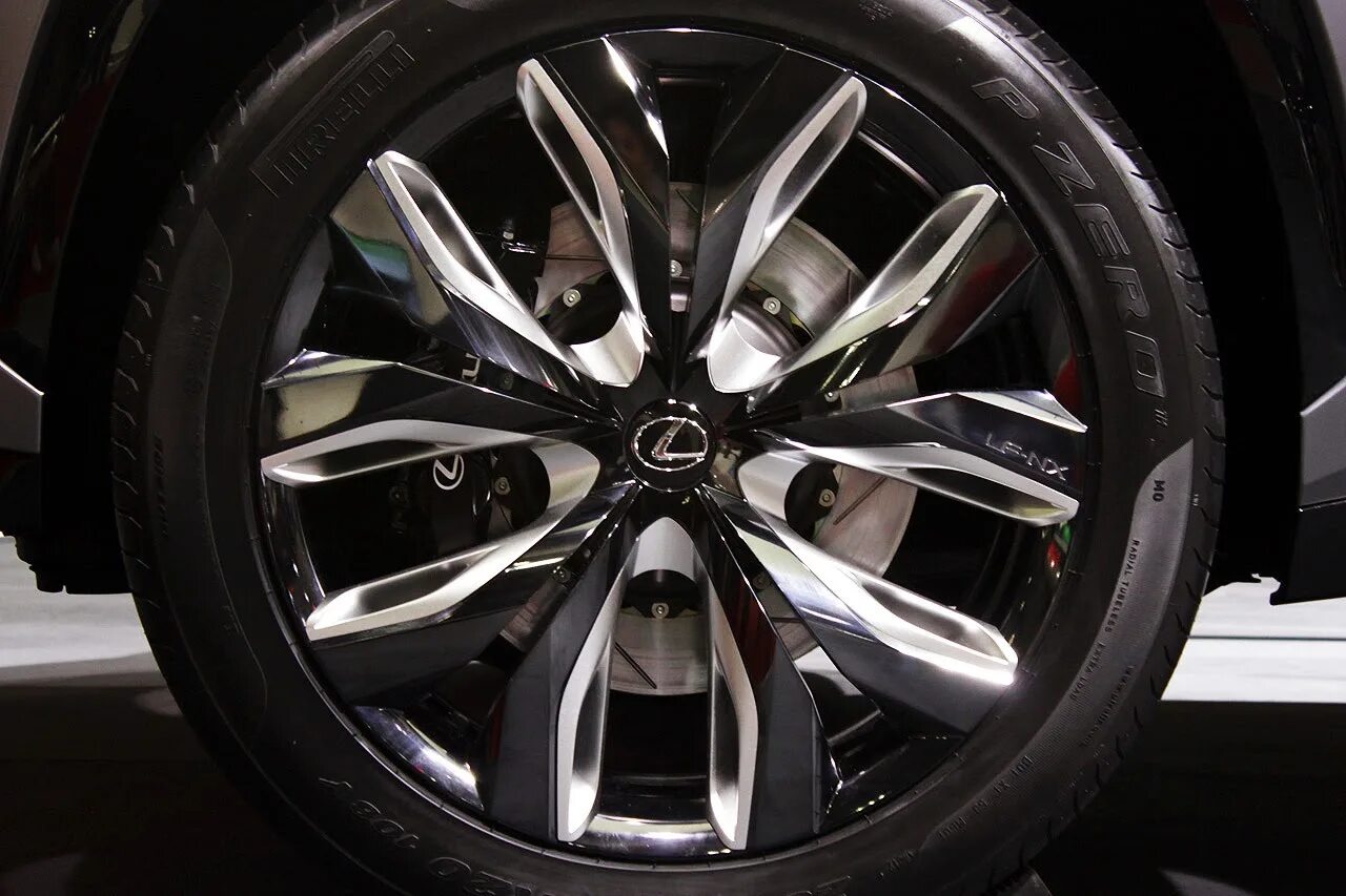 Диски на лексус 570. Диски Lexus NX r18. Lexus NX диски r20. Диска 17r Лексус NX 200. Диск колеса Lexus NX r18.