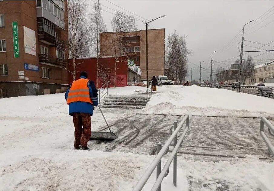 должны ли вывозить снег с придомовой территории