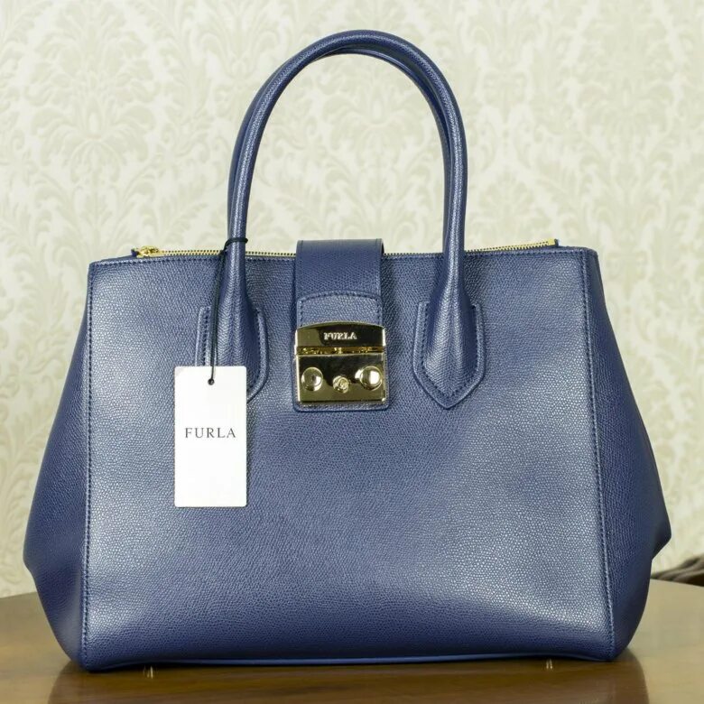 Furla оригинал купить. Furla Metropolis Tote. Сумки фурла новая коллекция. Сумка Furla Metropolis оригинал. Сумки фурла новая коллекция 2022.