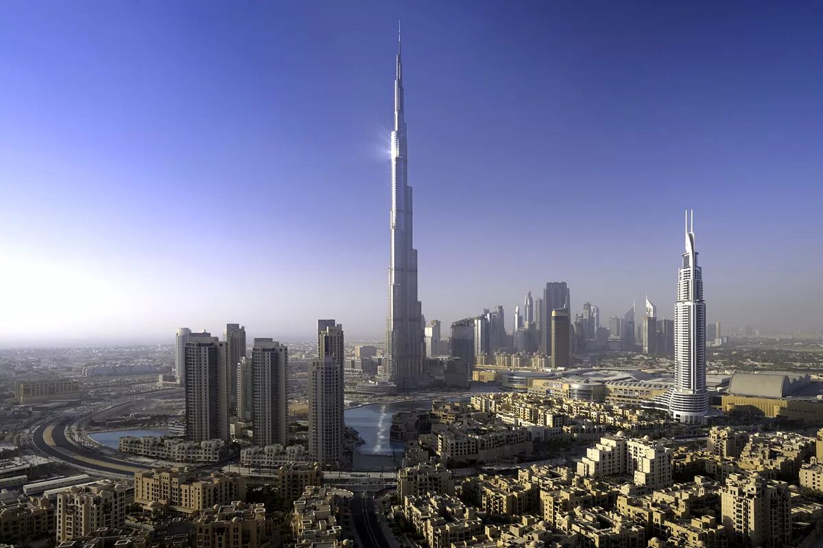 Самое высокое здание название. Башня Бурдж Халифа. Башня в ОАЭ Бурдж Халифа. Здание Бурдж Халифа. Небоскрёб Бурдж-Хали́фа (Дубай).