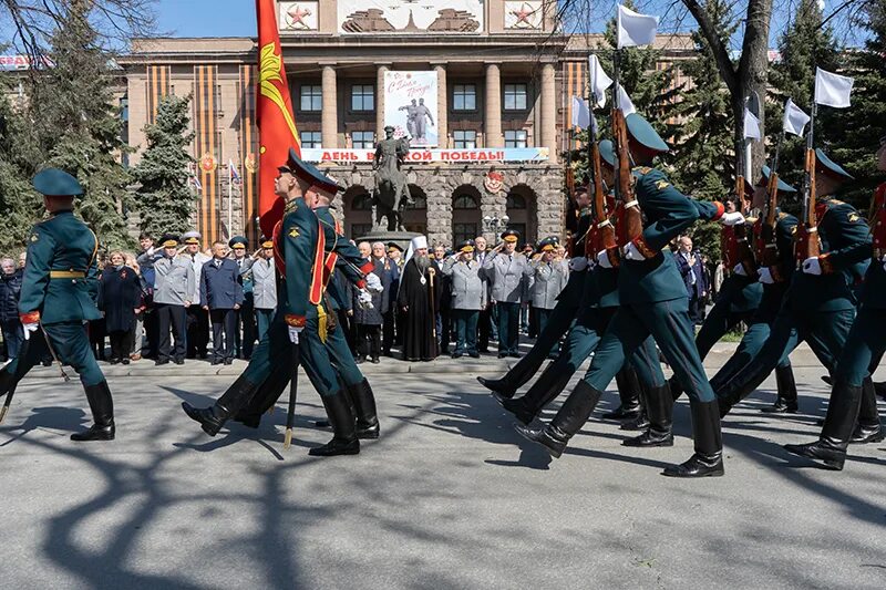 1 мая 105. Уральский Краснознаменный военный. Краснознаменный Уральский военный округ. Уральский Краснознаменный.