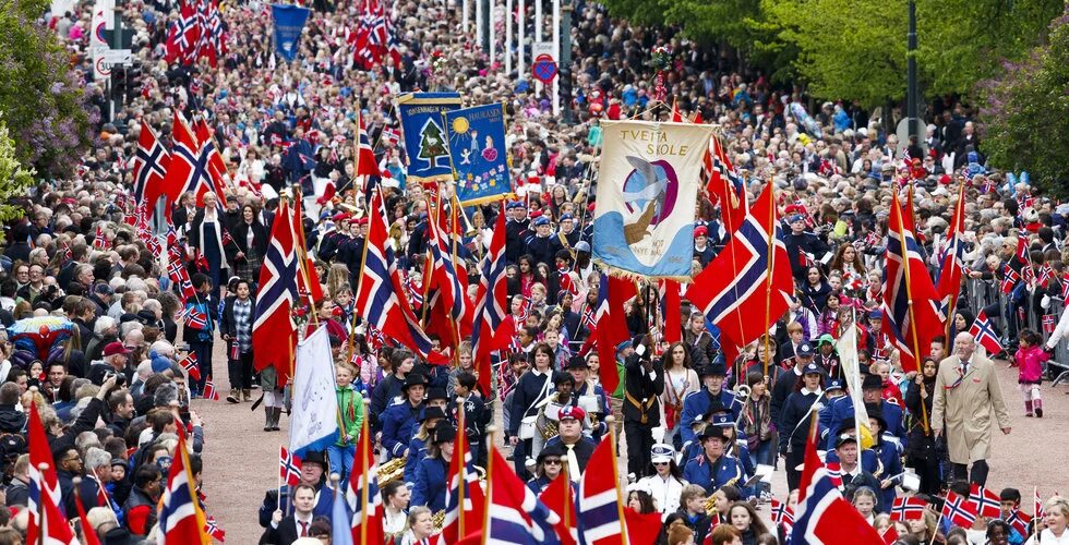 17 mai. День независимости Норвегии. 17 May i Norge tegner.