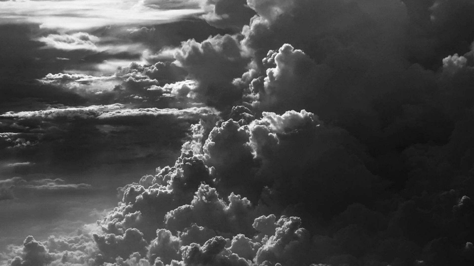 Look at those enormous black clouds. Облака. Черно белое небо. Темное небо. Черные облака.