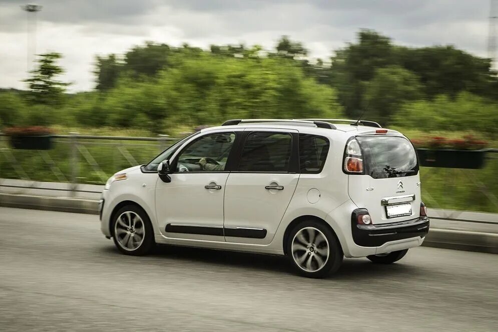 4. 4. Ситроен с3 пикассо 2010. Citroen c3 picasso 2010. Citroen c3 picasso i.