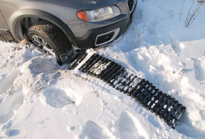сэнд траки для автомобиля. траки антибукс. приспособления для выезда из снега. приспособления для вытаскивания автомобиля из снега. сэнд траки логан.
