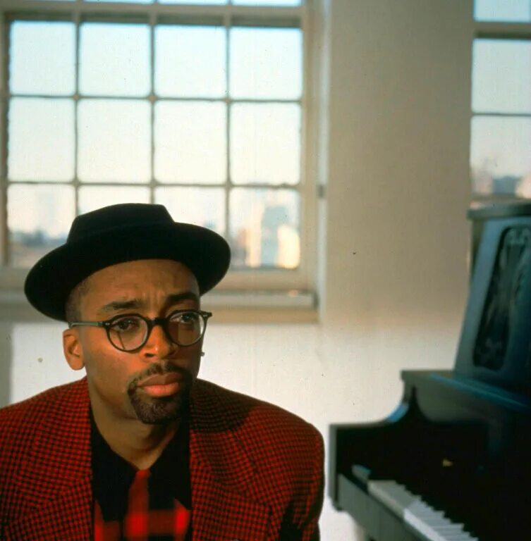 джанкарло эспозито в фильме поменяться местами. блюз о лучшей жизни. блюз о лучшей жизни. блюз о лучшей жизни 1990. блюз о лучшей жизни.