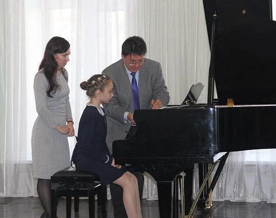 Детские музыкальные школы самары. Хор кантабиле артек. Детские музыкальные школы самары. Хор подснежник г. Музыкальная детская школа самара.