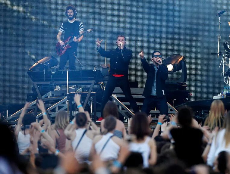 Linkin park. Linkin park 1998. Концерт линкин парк сцена. Группа linkin park 2003. Park live 2021 vip зона.