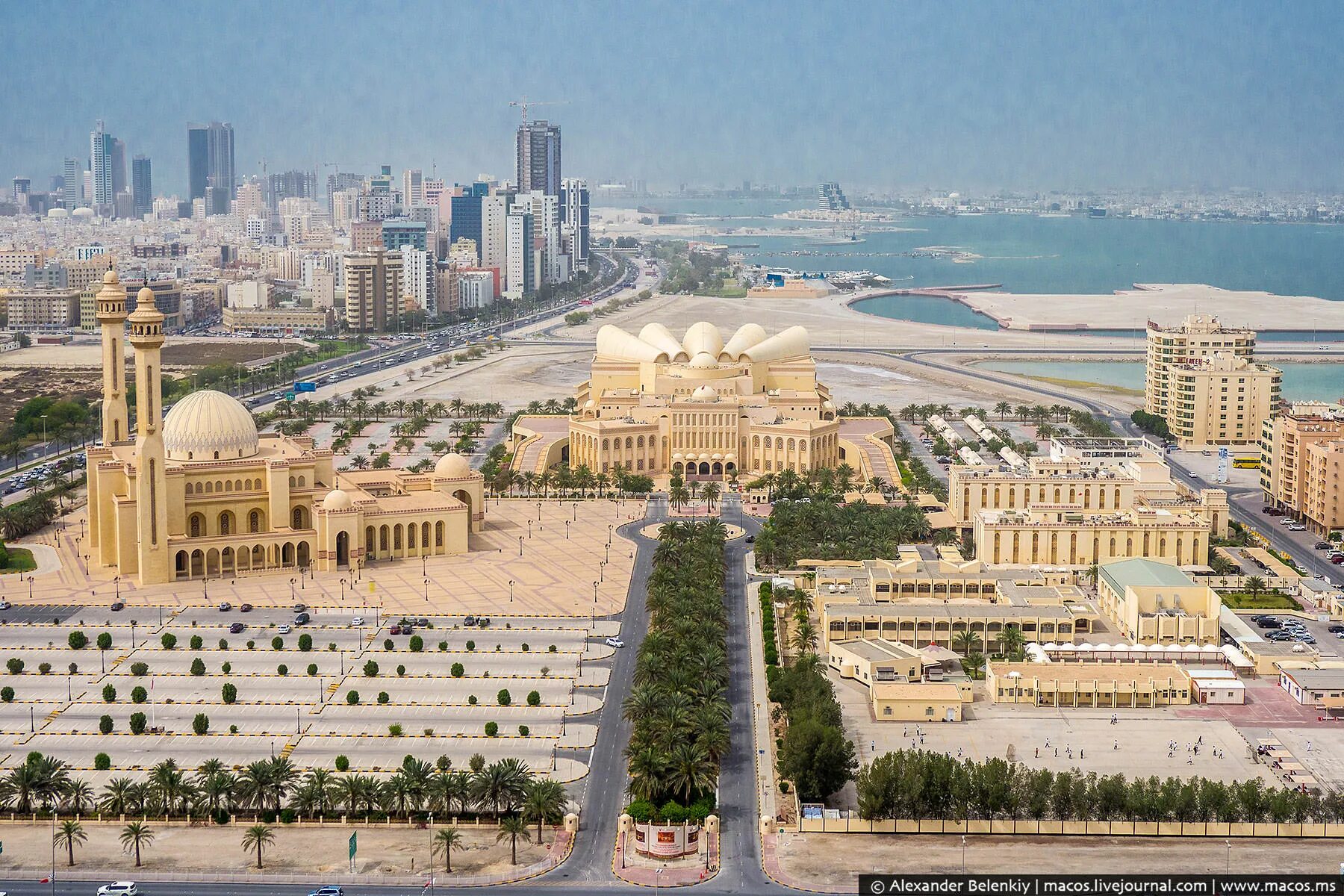 Жемчужный город страна. Дворец Худайбия Бахрейн. Бахрейнский жемчужный путь Бахрейн. Бахрейн Королевский дворец. Арабы Бахрейна.