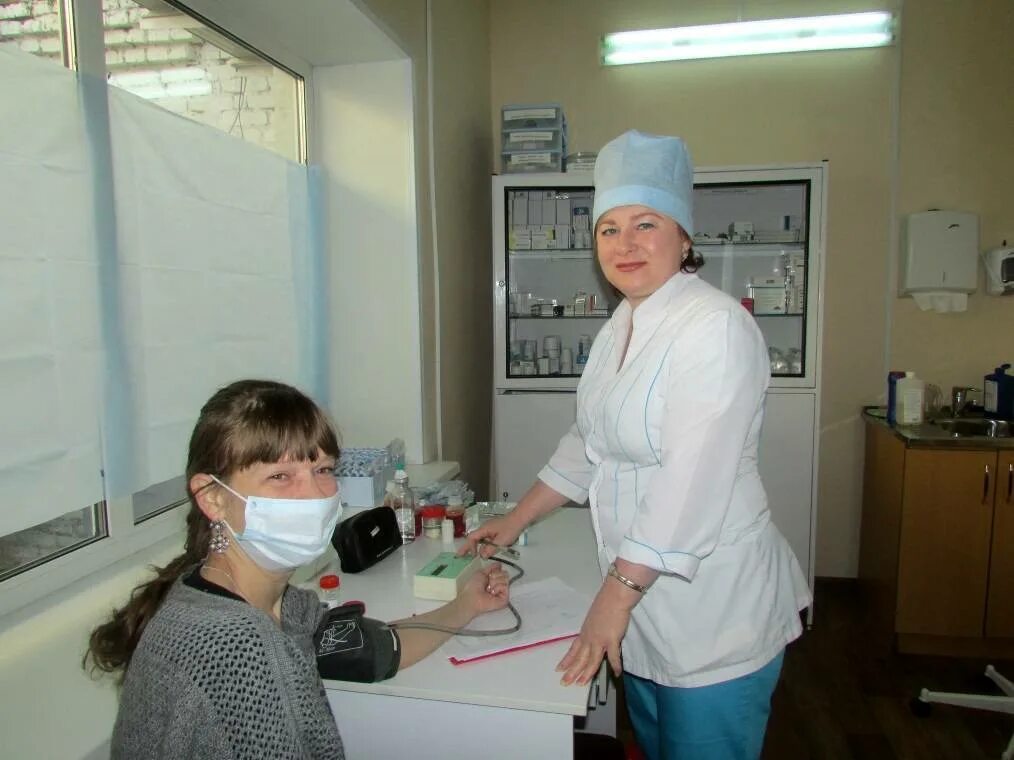 Медсестра в процедурном кабинете. Работа дневной медсестры. Ответственность медицинской сестры. Процедурная медицинская. Медсестра дневного стационара.
