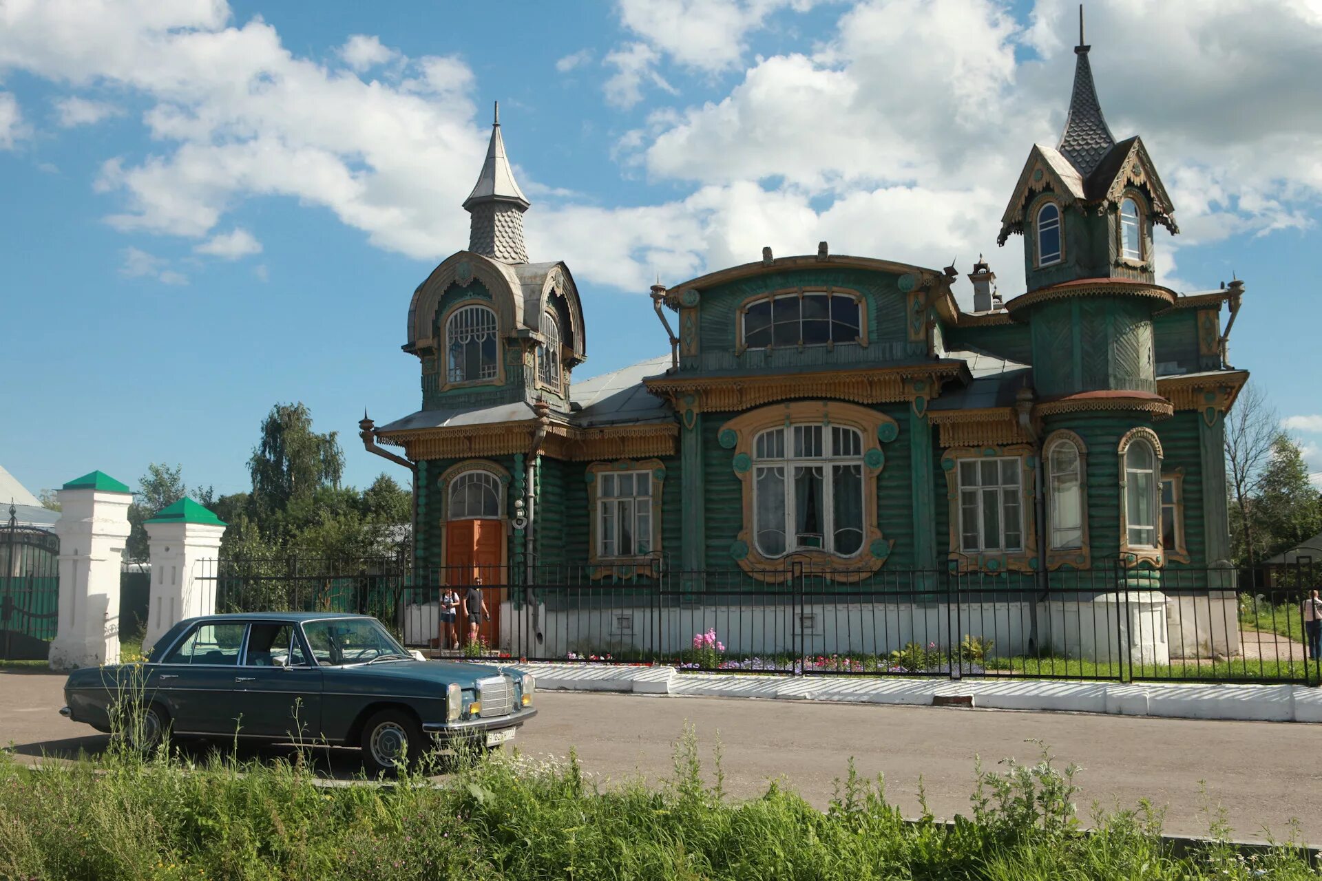 Белорецк. Белорецк самолет. Красивые здания в Белорецке. Белорецк достопримечательности. Работа г белорецк