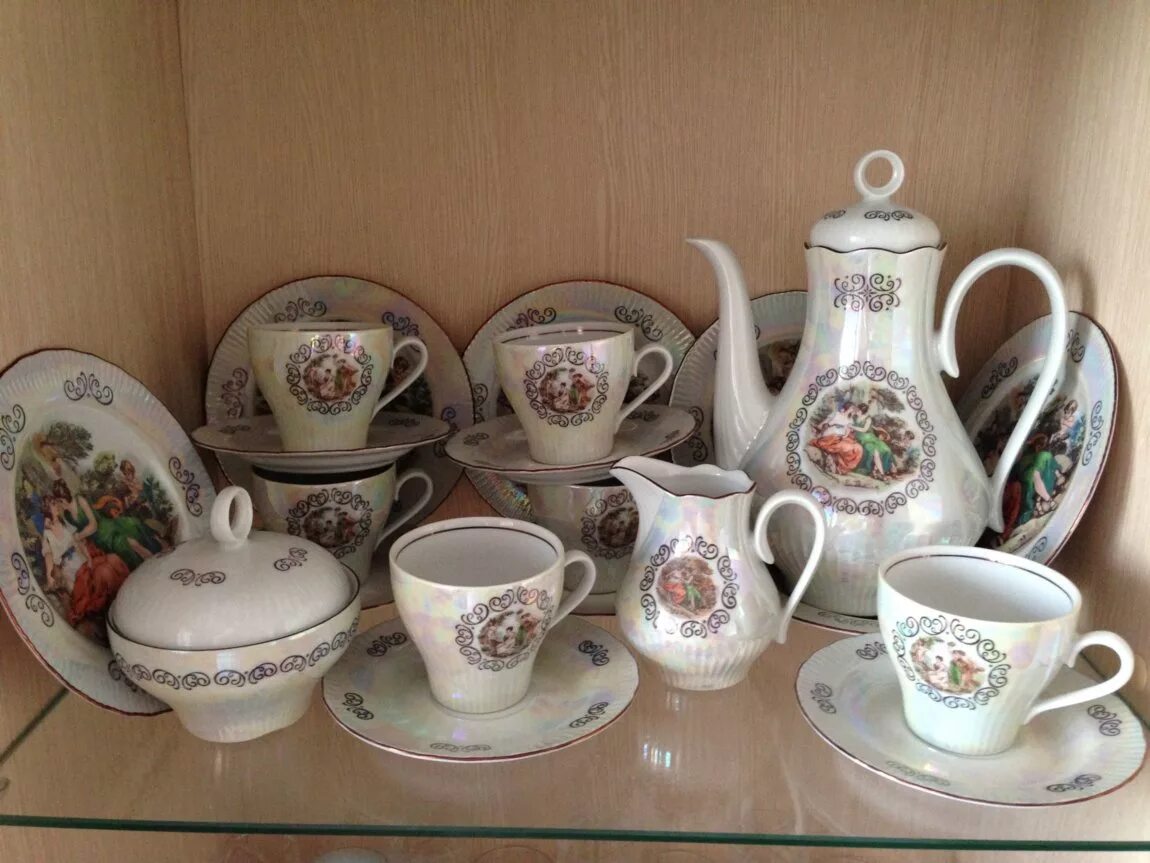 Кофейный сервиз. Подарочный чайно кофейный сервиз ссср. Мейсен чайный сервиз белый с золотым. Кофейный сервиз на авито. Прокуратура татарстана.