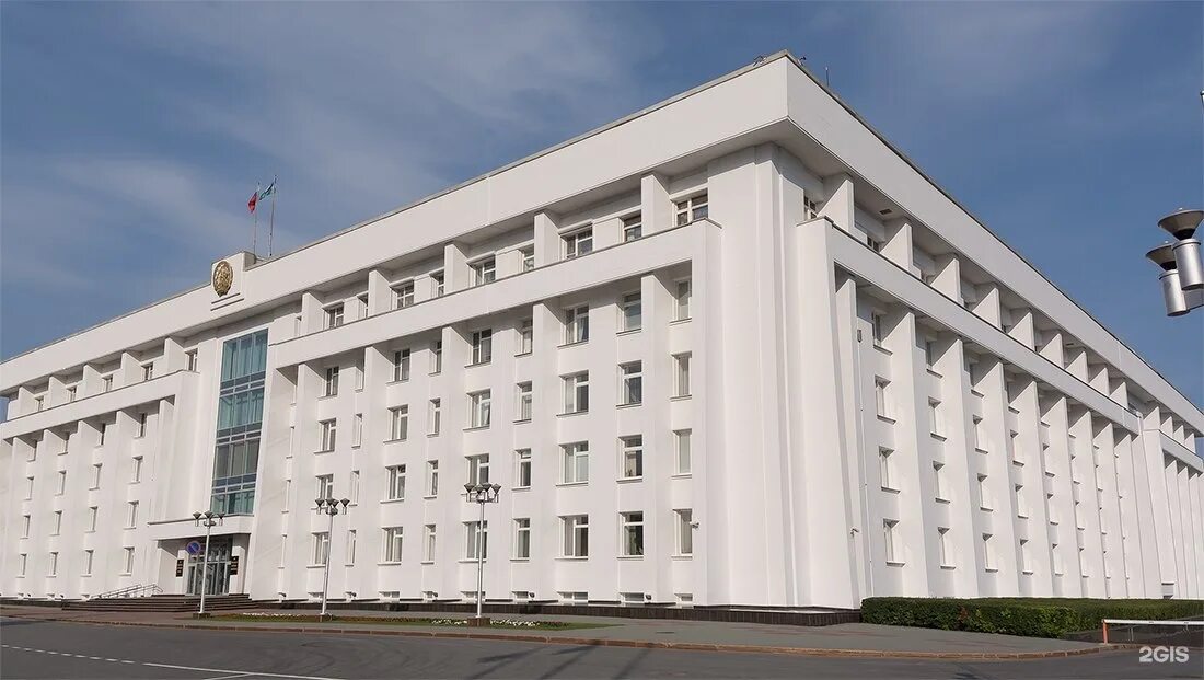 Тукаева 46 уфа дом правительства. Белый дом башкортостан. Здание правительства башкирии. Здание правительства башкирии. Дом правительства республики башкортостан.