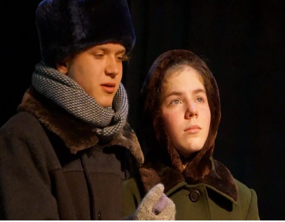 Ленинградский спектакль. Спектакль семейный переполох с дмитрием исаевым. «tout paye, или все оплачено» в театре ленком. Театральная студия этюд благовещенск. День театра.