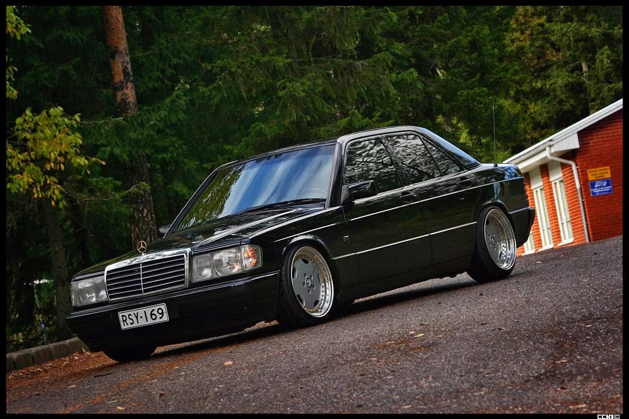 Мерседес w201 купить. Mercedes Benz w190. Mercedes-Benz w201. Mercedes-Benz 190 (w201). Mercedes-Benz 190 e (w201).