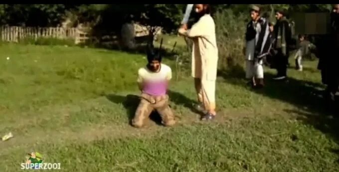 Мария королева шотландии 1971 казнь. Голову с плеч алиса в стране чудес. Алиса в зазеркалье голову с плеч. Голову с плеч алиса в стране чудес. Алиса в стране чудес голову с плеч королева.