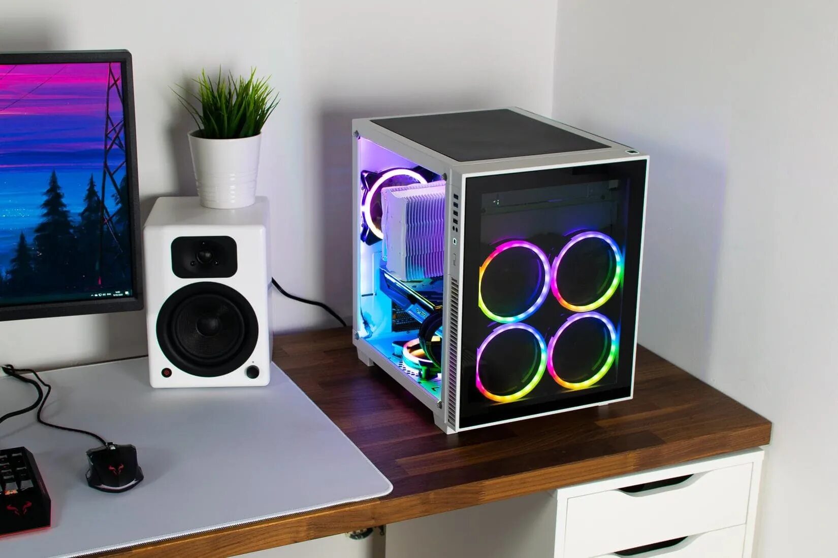 Cube pc. Cube Case PC Micro ATX. Cube PC Case 2022. Cube PC Case rtx4090. Колонки с подсветкой ПК куб.