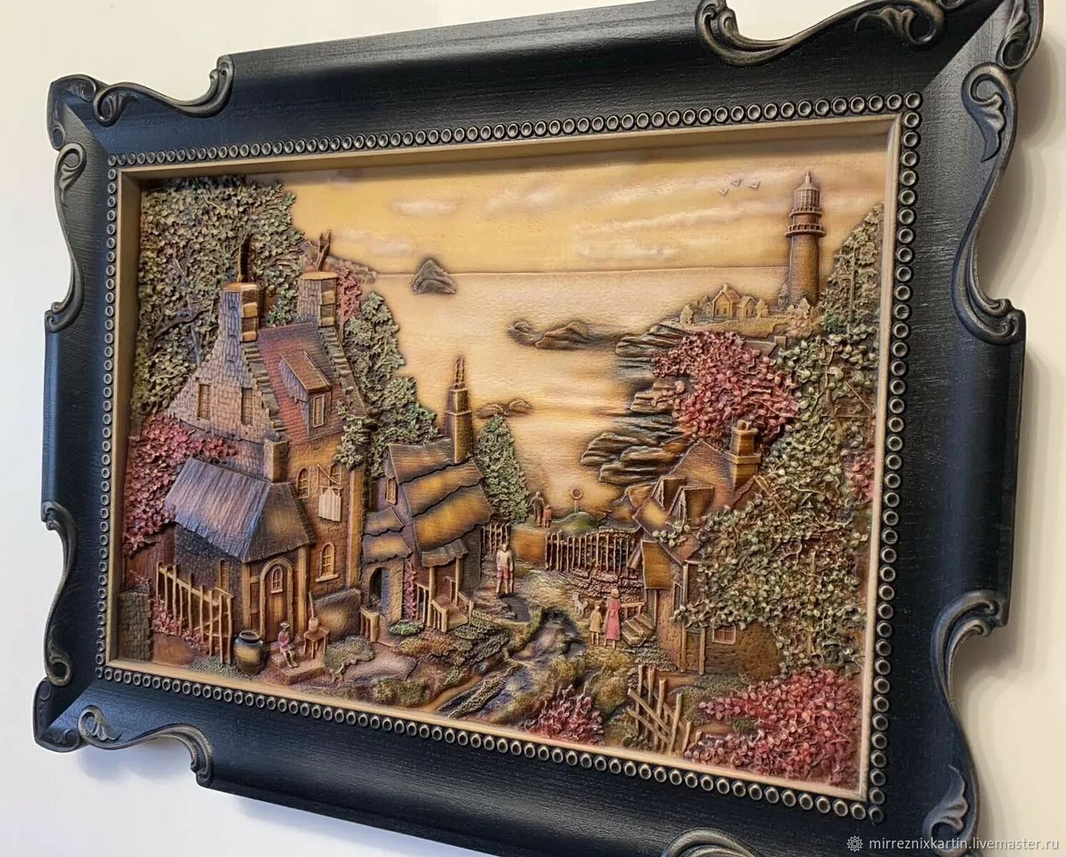 Панно в старой раме. Антикварное панно. Деревянное старинное панно. Старинное панно. Панно городской пейзаж.