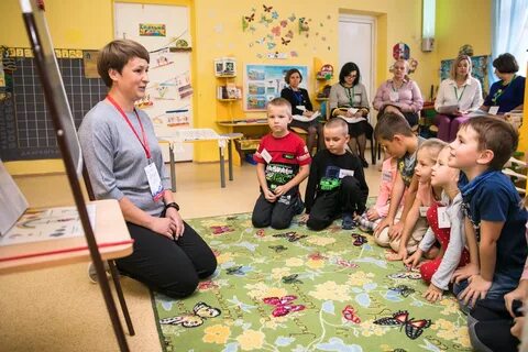 Воспитатель без педагогического