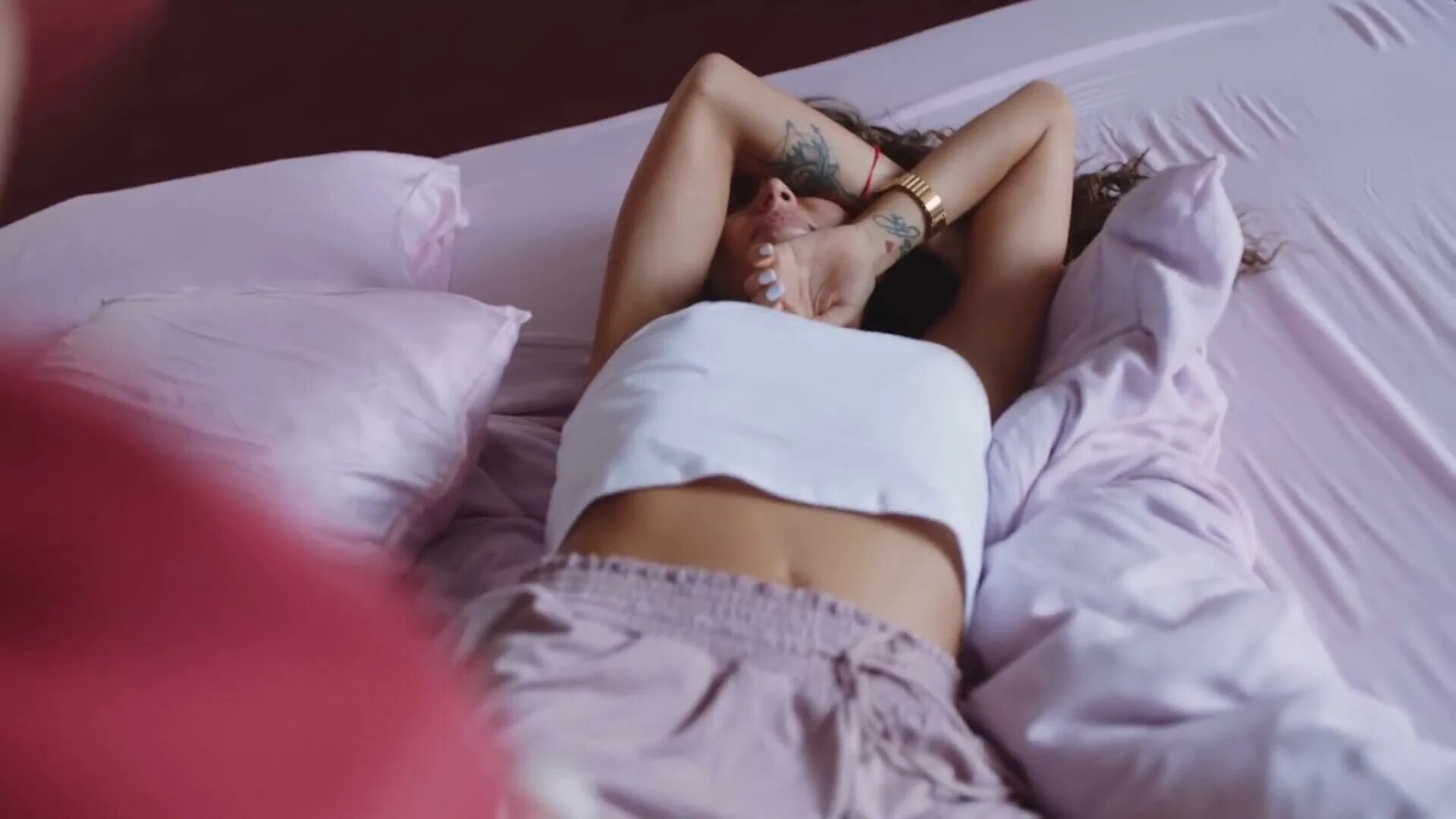 Zivert клипы. Юлия дмитриевна zivert. Zivert credo. Зиверт певица беверли хиллз. Зиверт певица беверли хиллз.