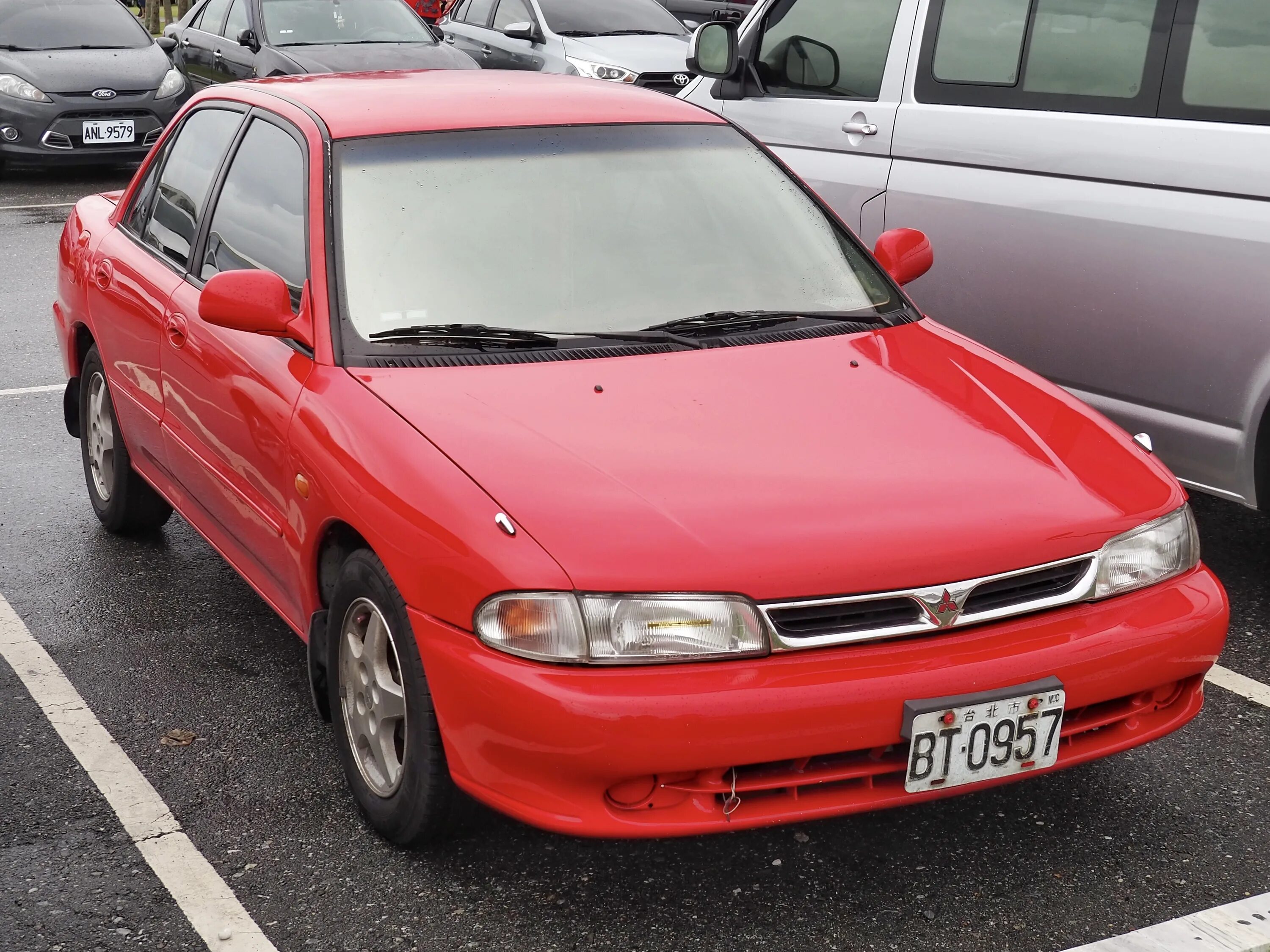 Mitsubishi 1992. Mitsubishi Lancer 1991. Mitsubishi Lancer gl 1995. Митсубиси ланцер 1991. Mitsubishi Lancer 1991-1992.