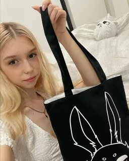 Номер телефона блогерши