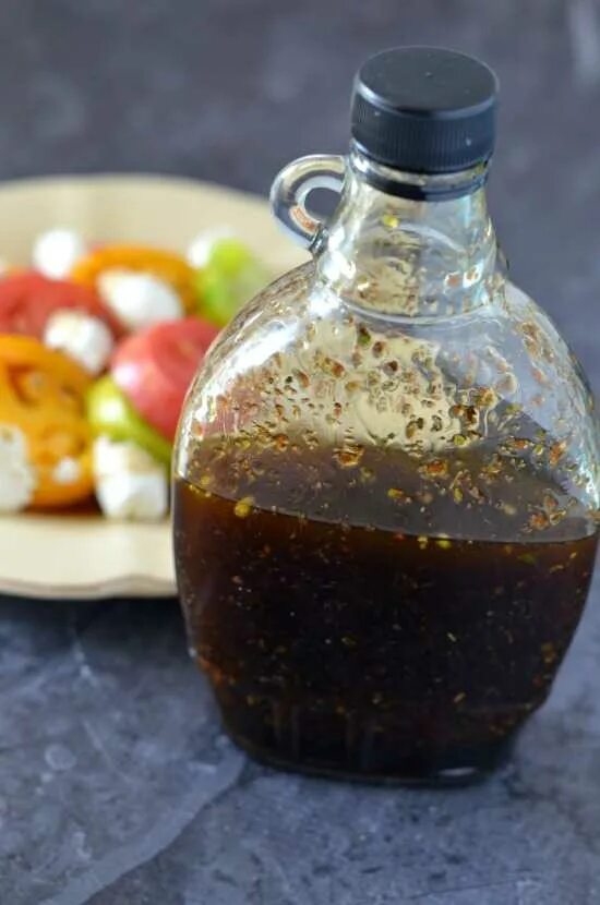 Balsamico Vinaigrette. Бальзамический уксус итальянский. Соус бальзамик. Соус из бальзамического уксуса. Уксус в салат сколько