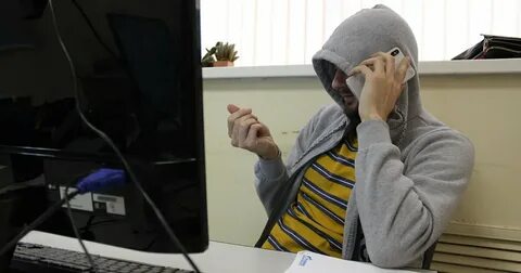 Звонит сотрудник банка