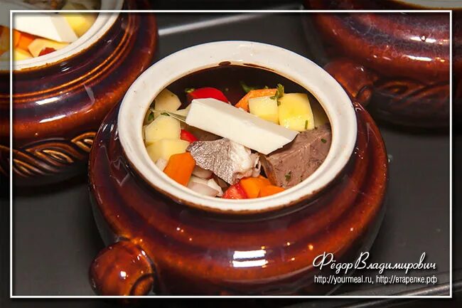 жаркое в горшочках с курицей. сердечки в горшочке с гречкой. сердца в горшочке в духовке. куриные сердечки в горшочках с картошкой. сердца в горшочке в духовке.