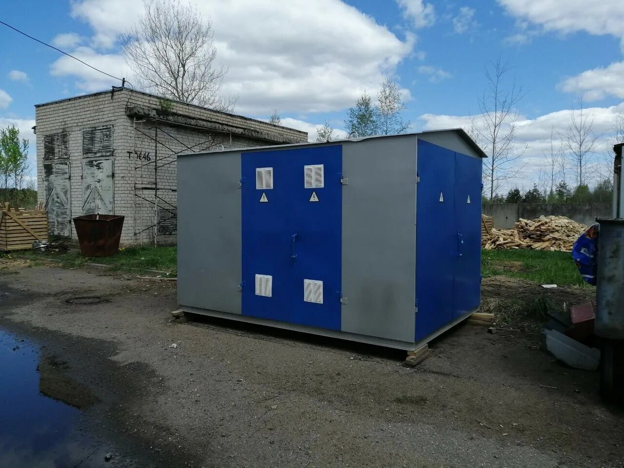 Подстанция киоскового типа. 2 ктп киоскового типа. ктп киоскового типа 400 ква. проходные подстанции. проходная трансформаторная подстанция.
