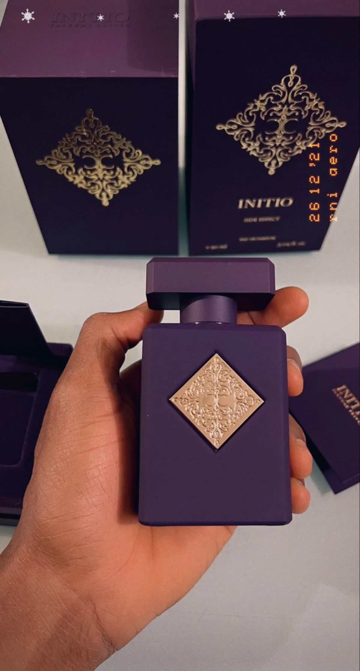 Initio prives side effect. Side effect initio parfums prives. initio side effect духи. инитио сиде эффект парфюм. atomic rose initio parfums prives.