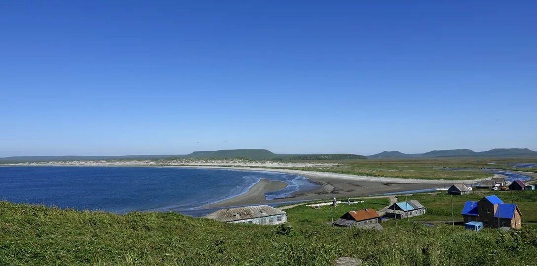 Беринг уфа. Остров Беринга село Никольское. Бухта Беринга. Остров Беринга фото. Жители острове Беринга.