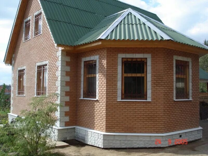 отделка дома снаружи варианты. отделка фасадов домов. фасадные панели кирисс фасад. фасадные панели под кирпич светлый. кирисс фасад.