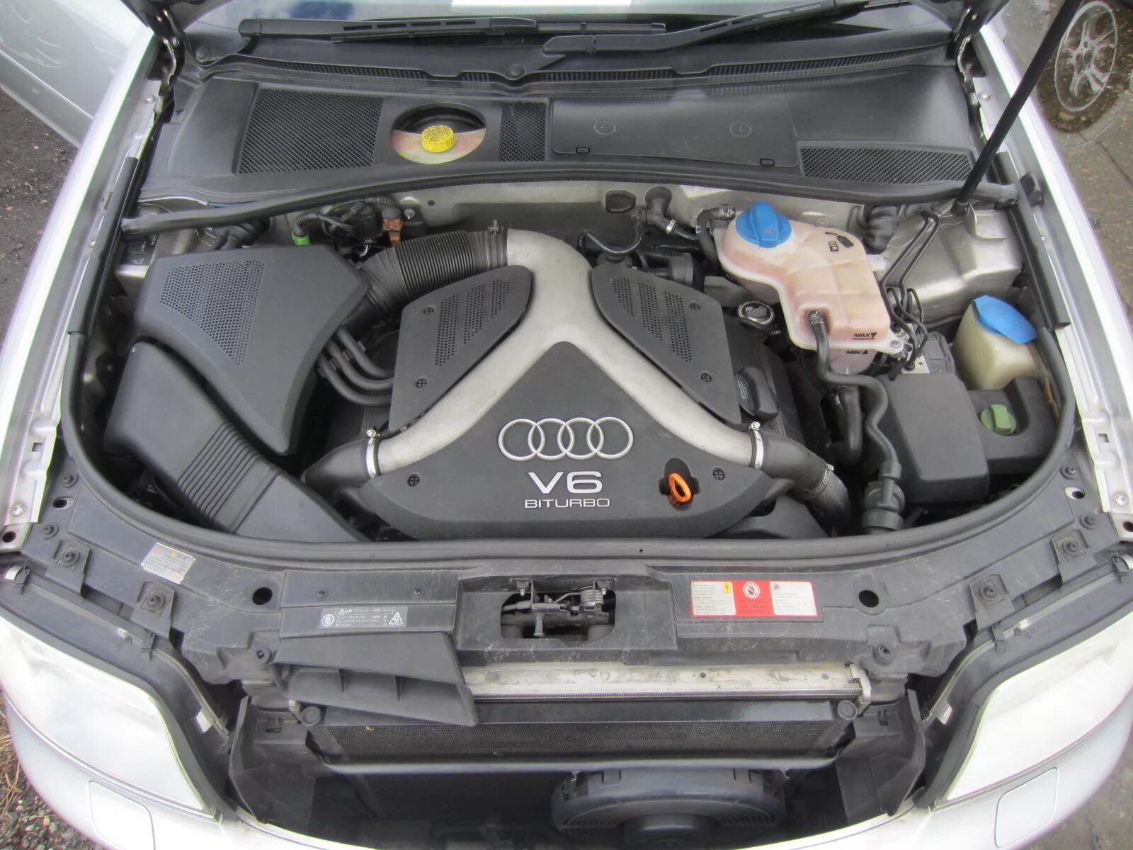 Audi a6 c5 мотор 2.4. Ауди а6 c5 двигатели. Ауди а6с6 моторный отсек. Ауди а 6 с5 мотор 2.4.