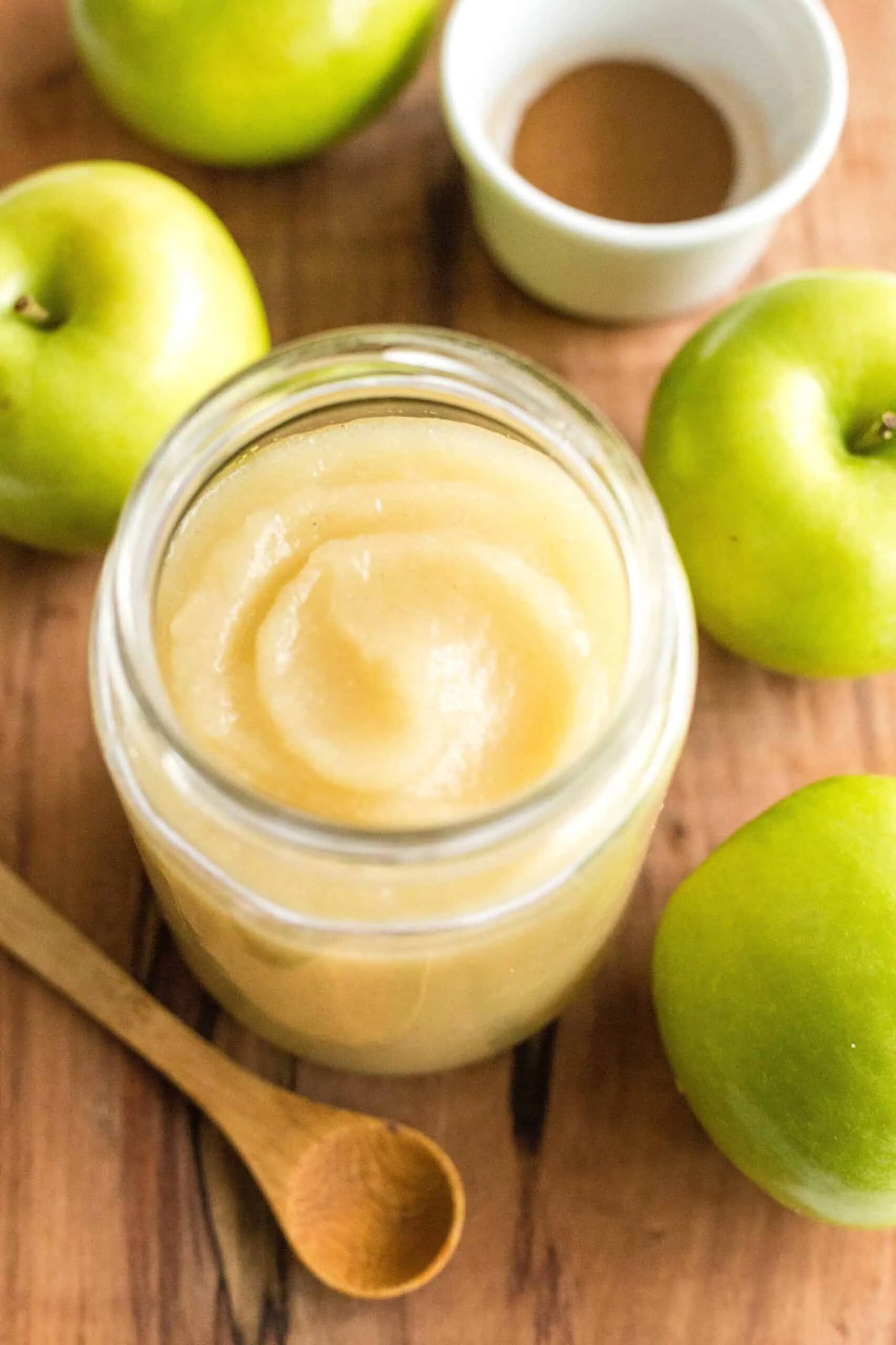 Домашнее яблочное пюре. Яблочное пюре. Рецепт детского яблочного пюре. Яблочное пюре неженка. Яблочное пюре неженка.