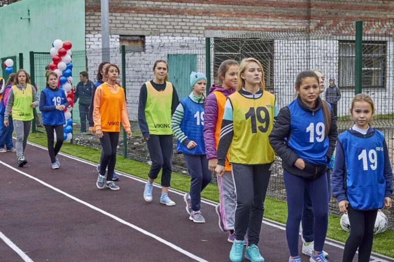 школа 19 тверь. школа 99 красноярск учителя.