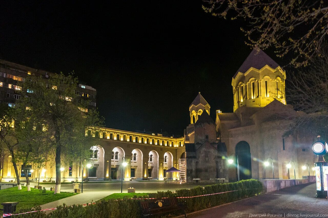 Ереван ночной Церковь Святой Анны. Армения Ереван. Церковь Катогике, Ереван церкви Еревана. Эчмиадзин Армения.
