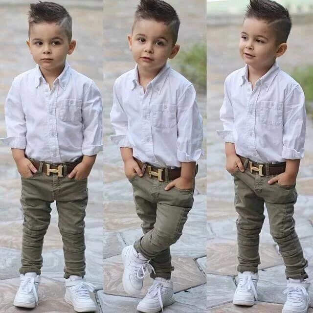 Стильные костюмы для малышей. Красивая одежда для маленьких мальчиков. Стильные образы для мальчиков. Как одеть ребенка на день. Как можно одеть малыша на 2 года на день рождения.